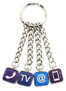 Серебристые брелоки их металла Серебристые брелки их металла