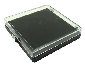 Пластиковый футляр для значков на шарнирах Пластиковый футляр 75 х 75 мм для значка