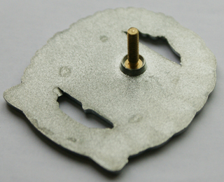 Нагрудные знаки с винтами Нагрудные знаки с винтами